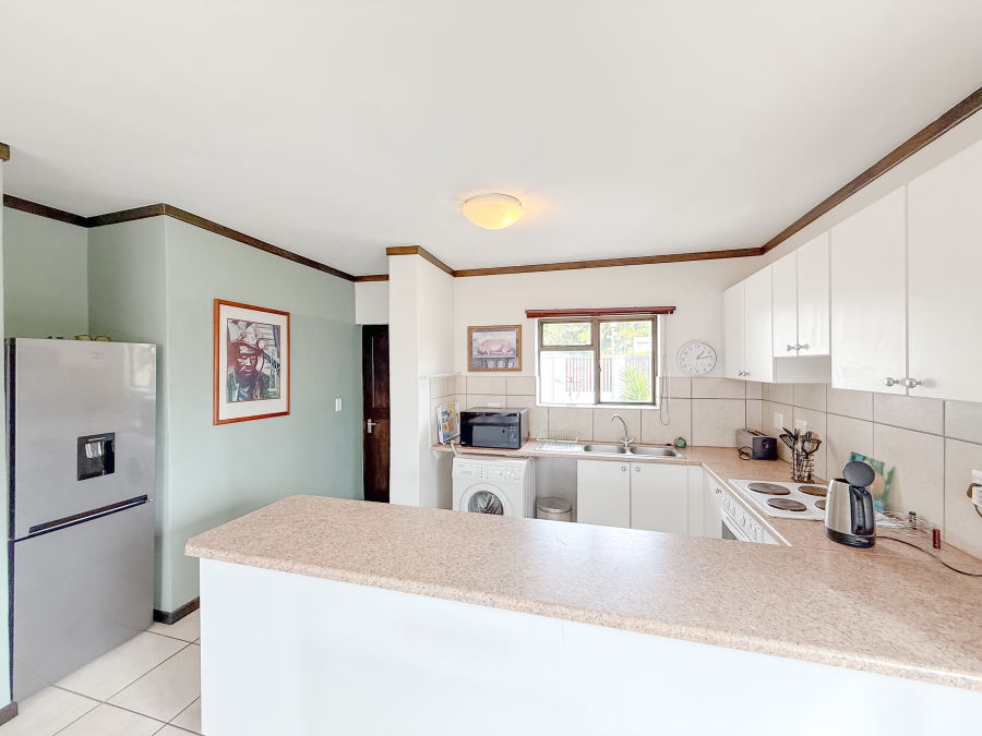 To Let 2 Bedroom Property for Rent in Bowtie Western Cape